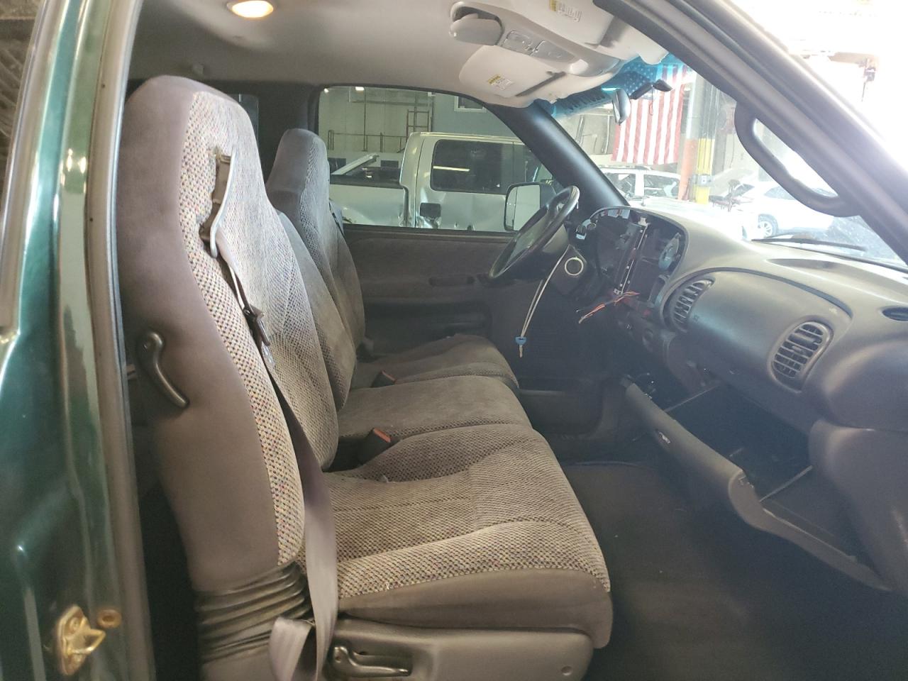 1999 Dodge Ram 1500 VIN: 3B7HC12Y9XG188249 Lot: 62077475