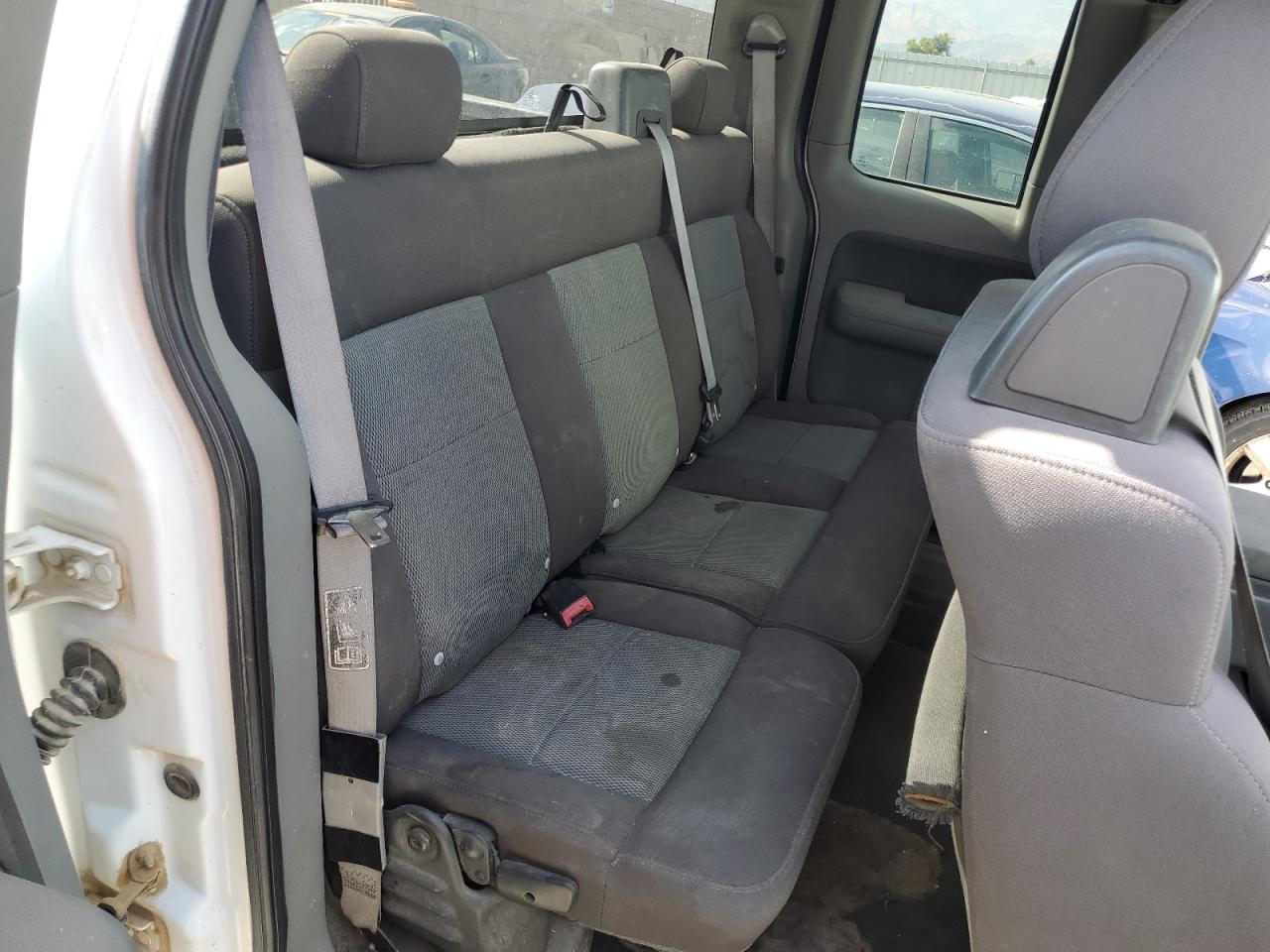 2004 Ford F150 VIN: 1FTRX12WX4NA69734 Lot: 62692495