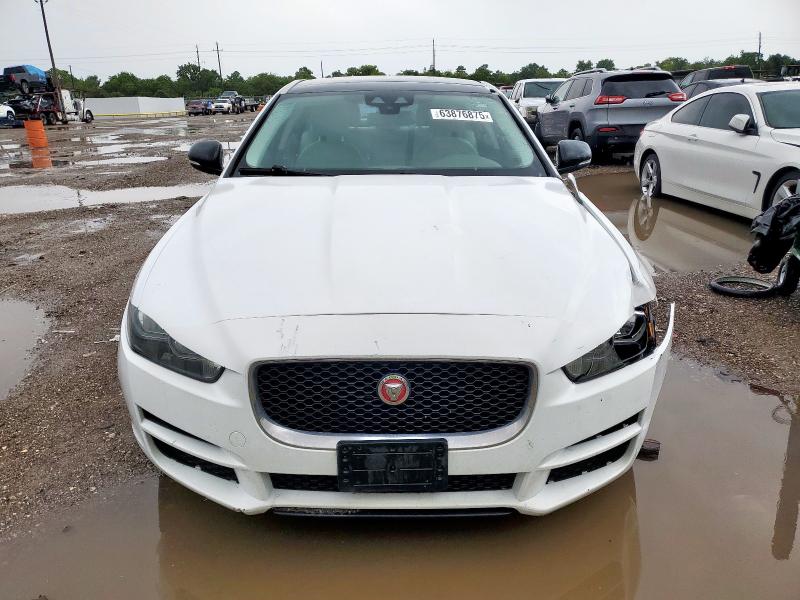 Седаны JAGUAR XE 2017 Белы