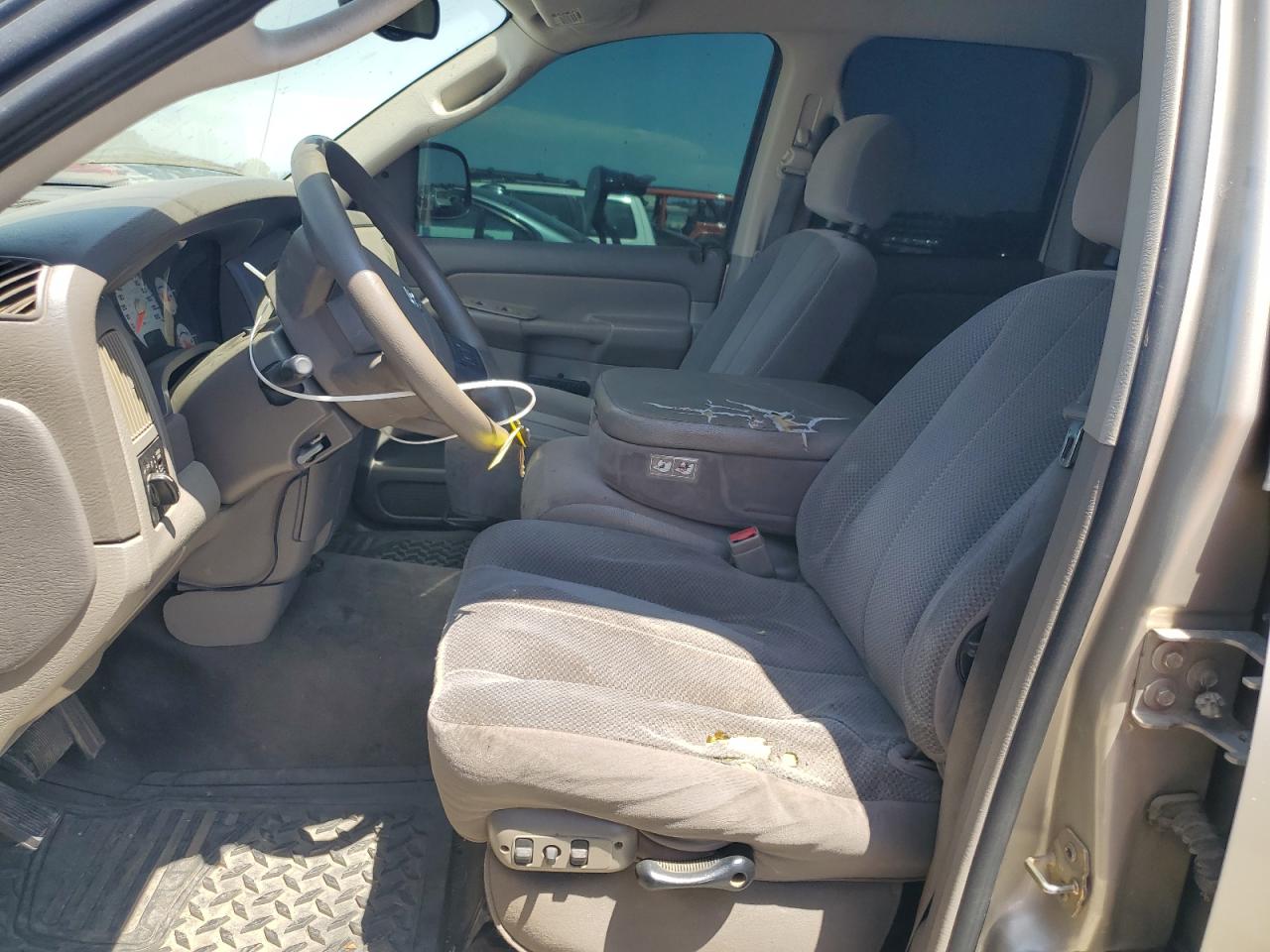 2004 Dodge Ram 1500 St VIN: 1D7HA18D84J170853 Lot: 61601825