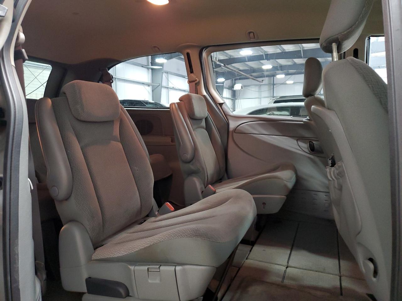 2006 Chrysler Town & Country Lx VIN: 2A4GP44R96R809189 Lot: 64090345