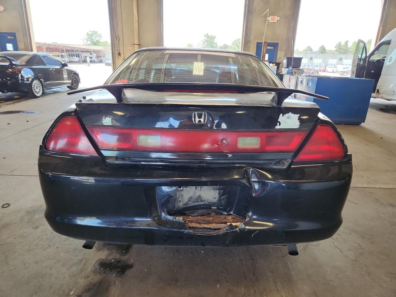 2000 Honda Accord Ex VIN: 1HGCG2250YA040468 Lot: 63400035