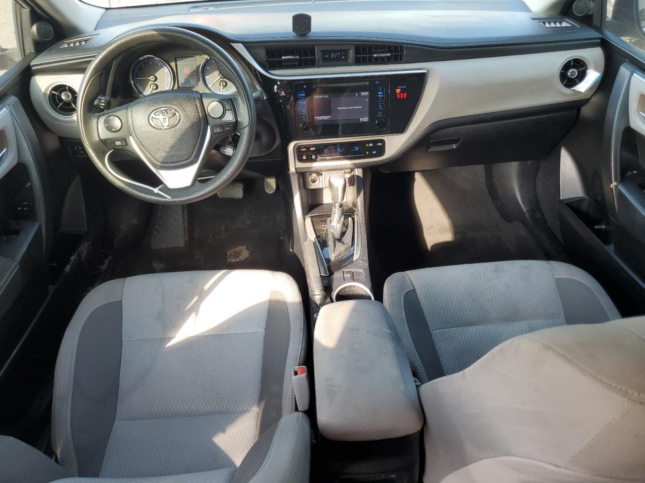 2t1burhe0jc109728 2T1BURHE0JC109728 2018 Toyota Corolla L
