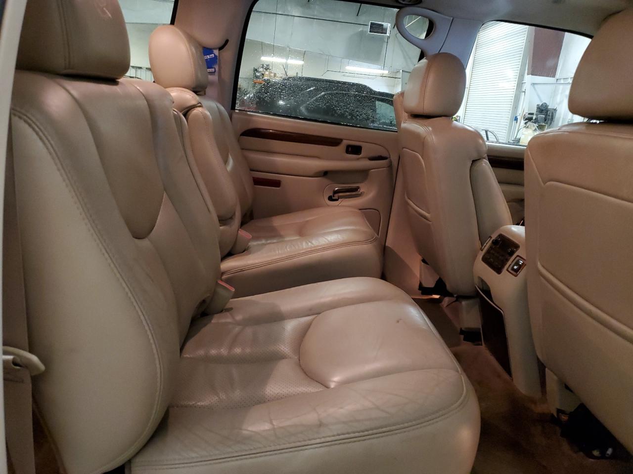 2004 Cadillac Escalade Esv VIN: 3GYFK66N44G217380 Lot: 63610365