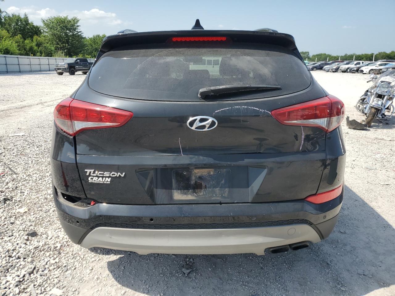 2018 Hyundai Tucson Value VIN: KM8J33A24JU820102 Lot: 63850225