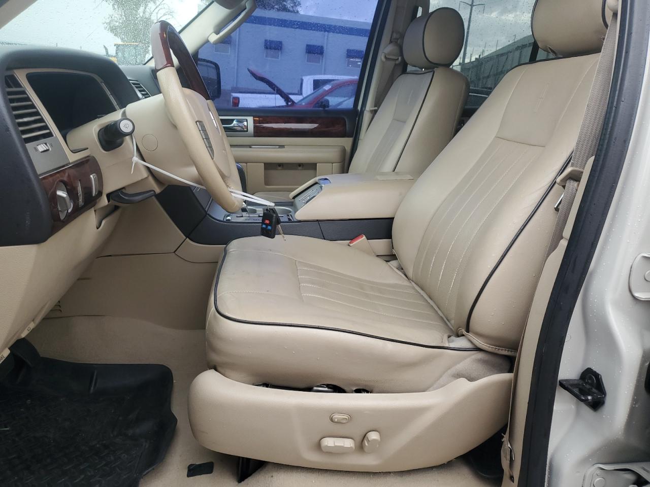 2006 Lincoln Navigator VIN: 5LMFU28526LJ23373 Lot: 65218795