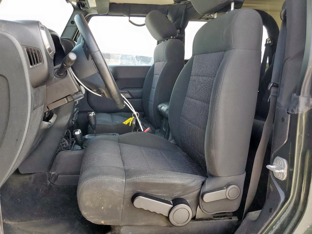 2011 Jeep Wrangler Sport VIN: 1J4AA2D10BL573699 Lot: 65088005