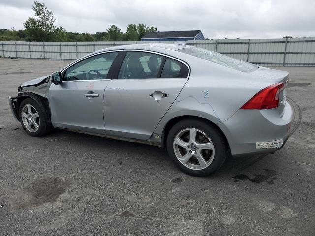 Sedans VOLVO S60 2013 Srebrny