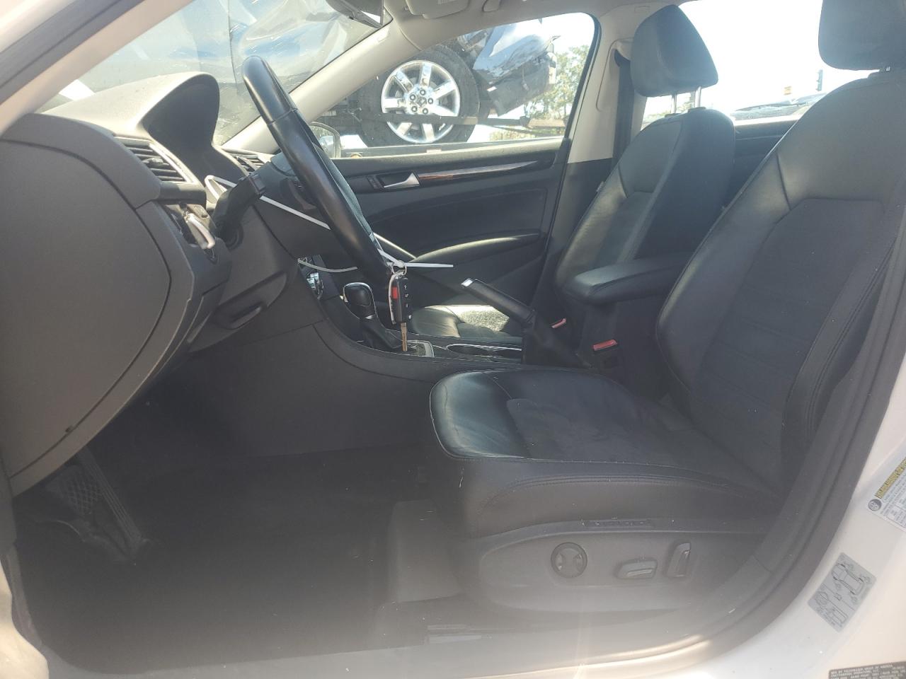 2014 Volkswagen Passat Sel VIN: 1VWCM7A38EC038968 Lot: 65131735