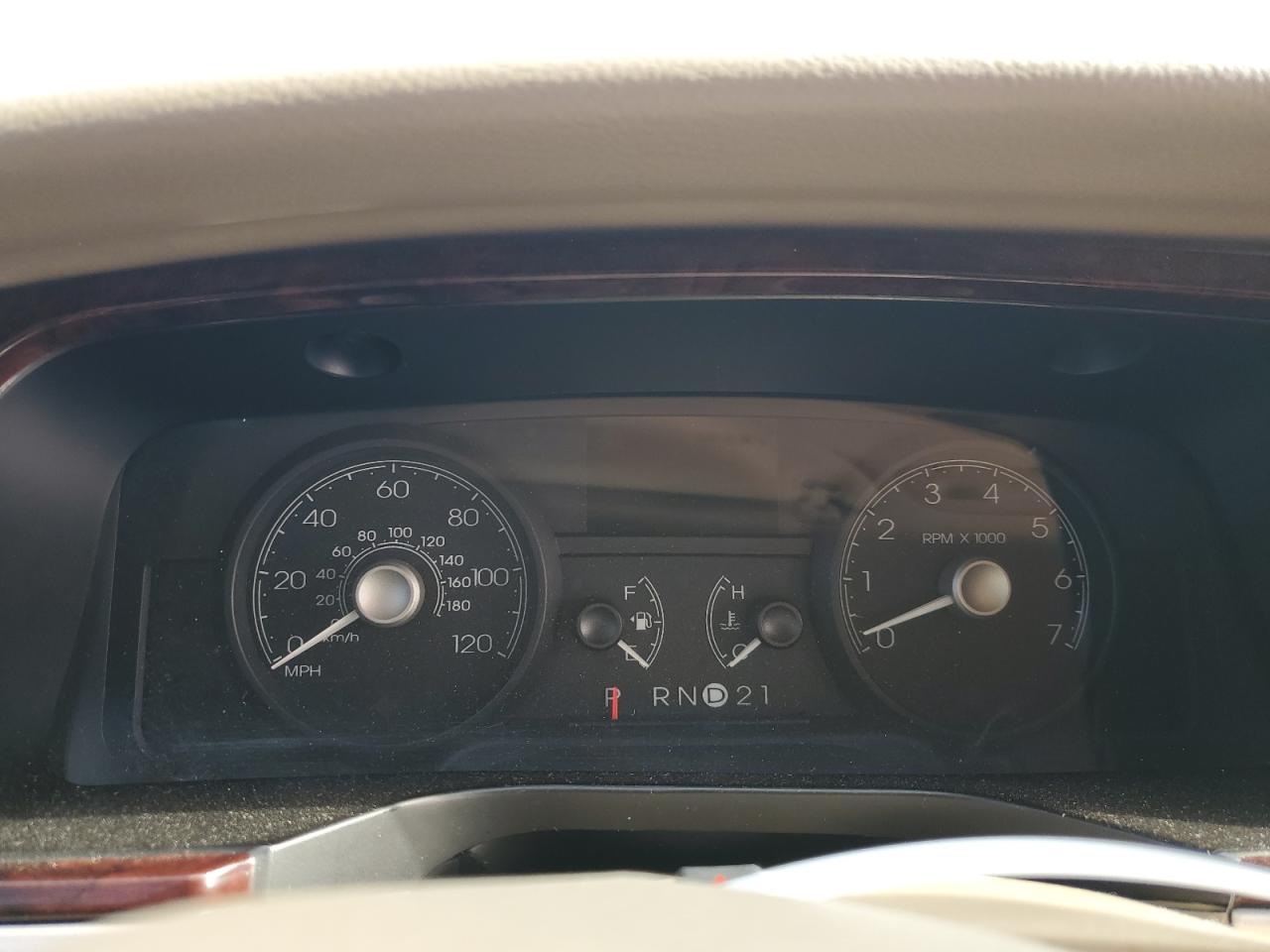 2010 Lincoln Town Car Signature Limited VIN: 2LNBL8CV3AX751758 Lot: 65819835