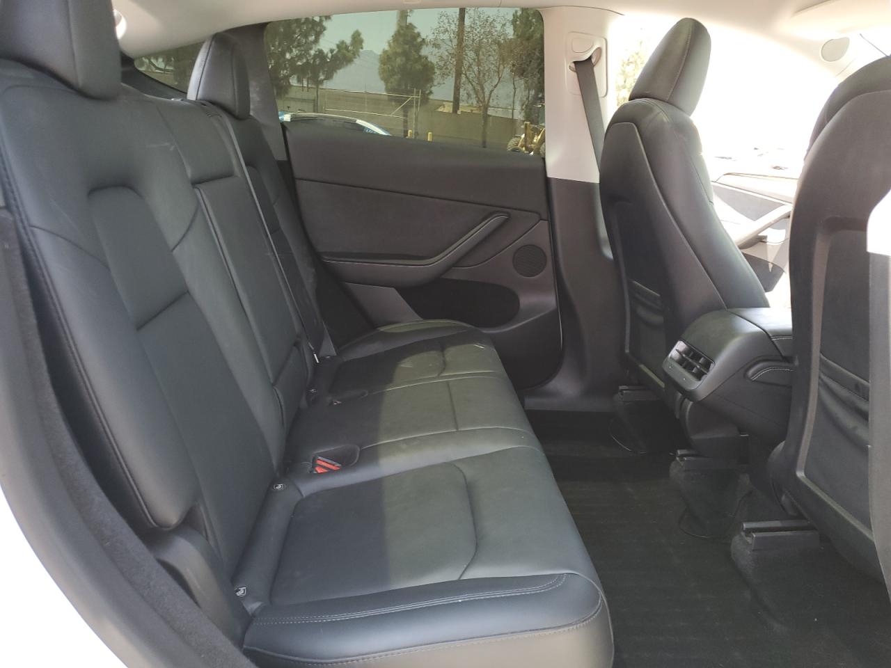 2023 Tesla Model Y VIN: 7SAYGDEE8PA098233 Lot: 64371165