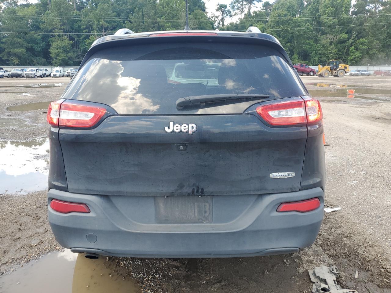 2016 Jeep Cherokee Latitude VIN: 1C4PJLCBXGW324655 Lot: 64841315