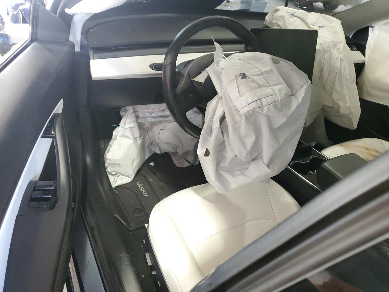 2018 Tesla Model 3 VIN: 5YJ3E1EB9JF135334 Lot: 63918045