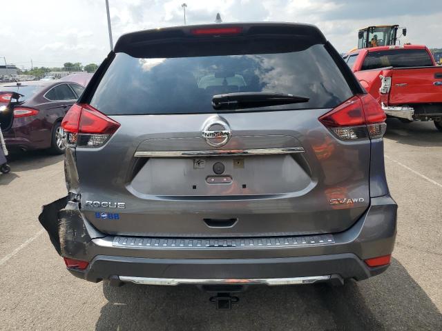  NISSAN ROGUE 2017 Srebrny