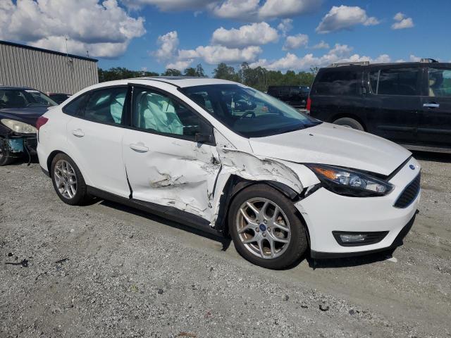  FORD FOCUS 2015 Белы