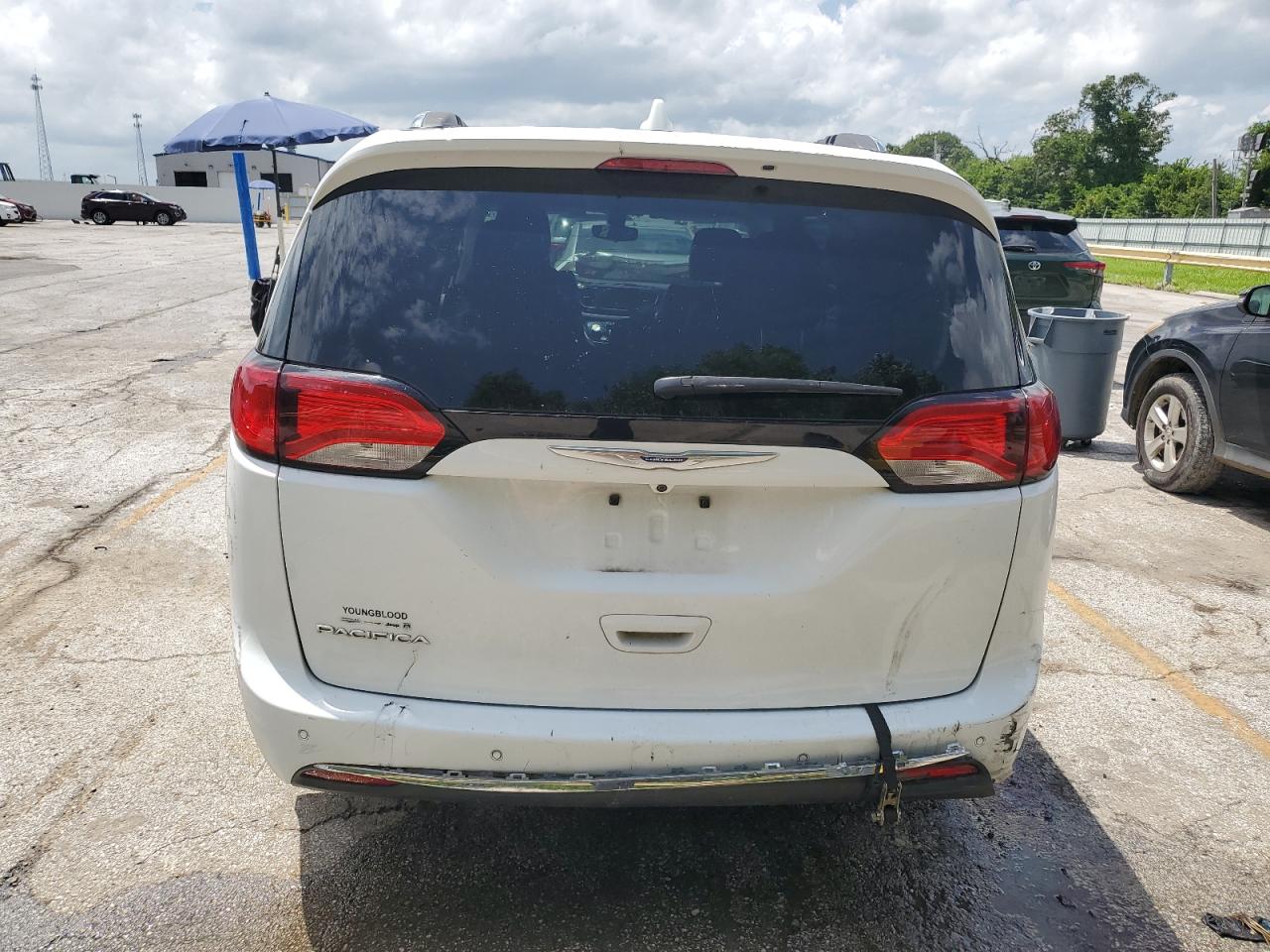 2018 Chrysler Pacifica Touring L VIN: 2C4RC1BG6JR149440 Lot: 65074575