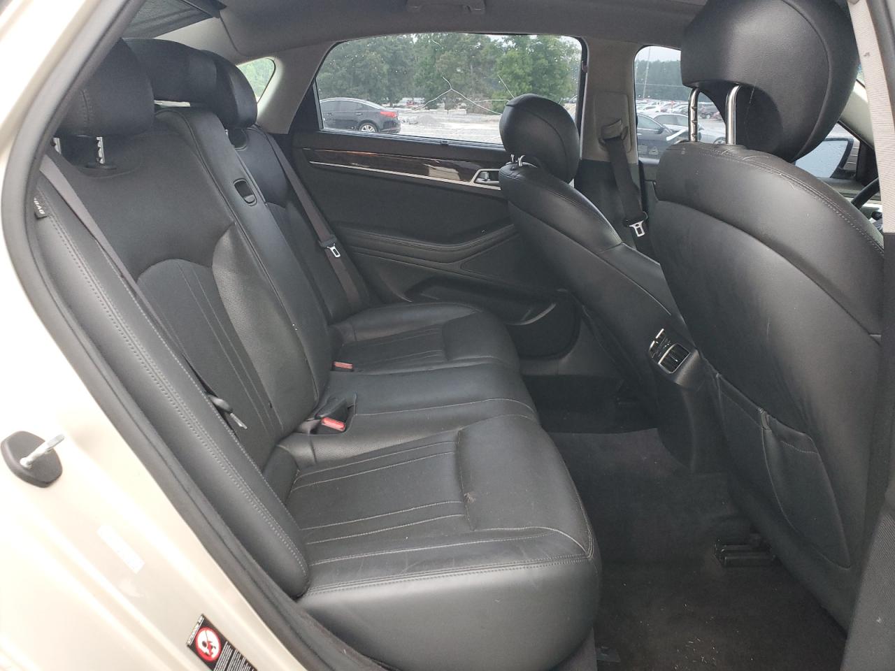 2015 Hyundai Genesis 3.8L VIN: KMHGN4JE4FU089960 Lot: 63114455