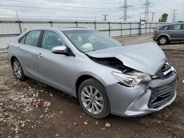  TOYOTA CAMRY 2017 Srebrny