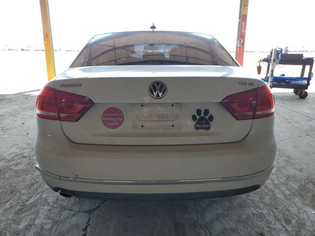  VOLKSWAGEN PASSAT 2013 Biały