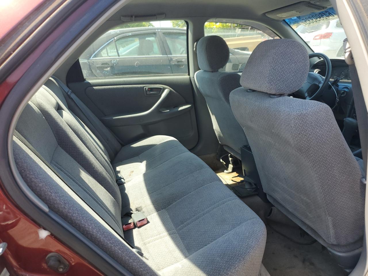 2000 Toyota Camry Ce VIN: JT2BG22K9Y0400240 Lot: 64599335
