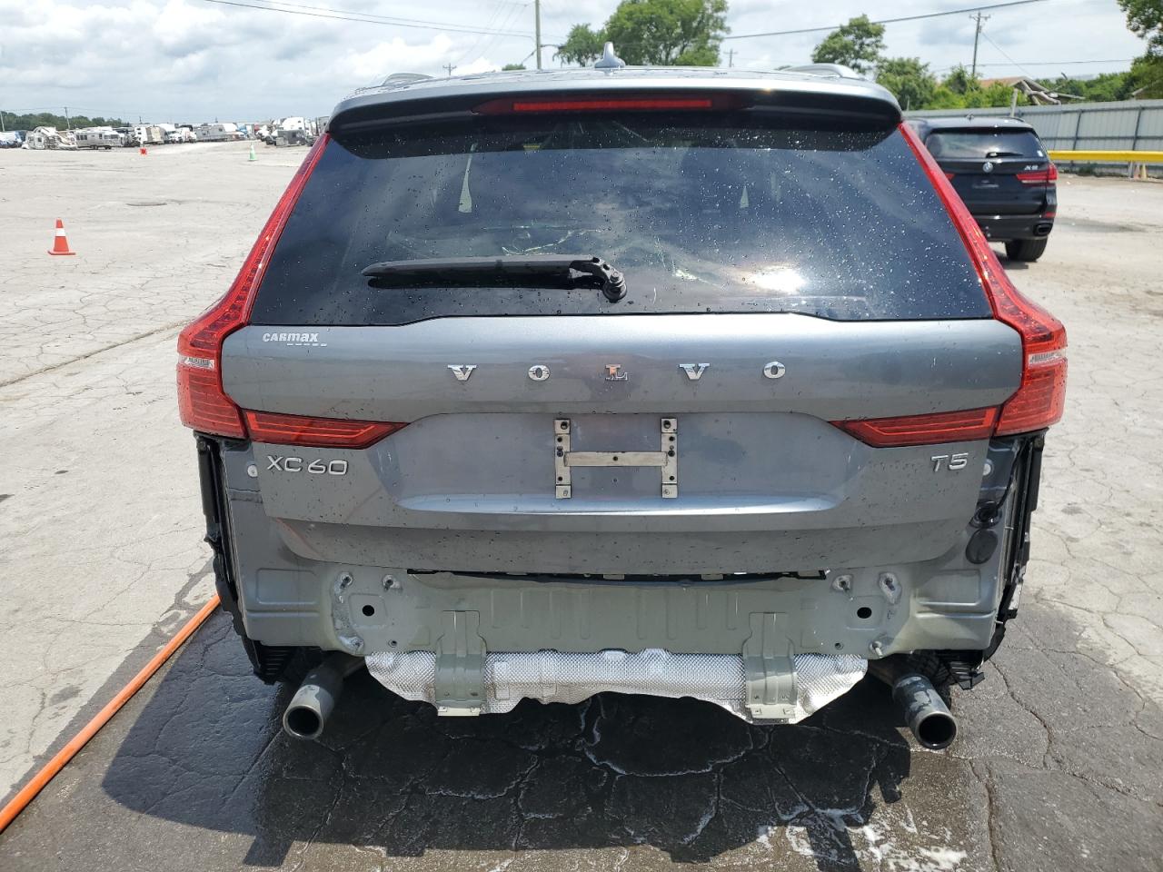 2021 Volvo Xc60 T5 Momentum VIN: YV4102DKXM1840893 Lot: 62770615