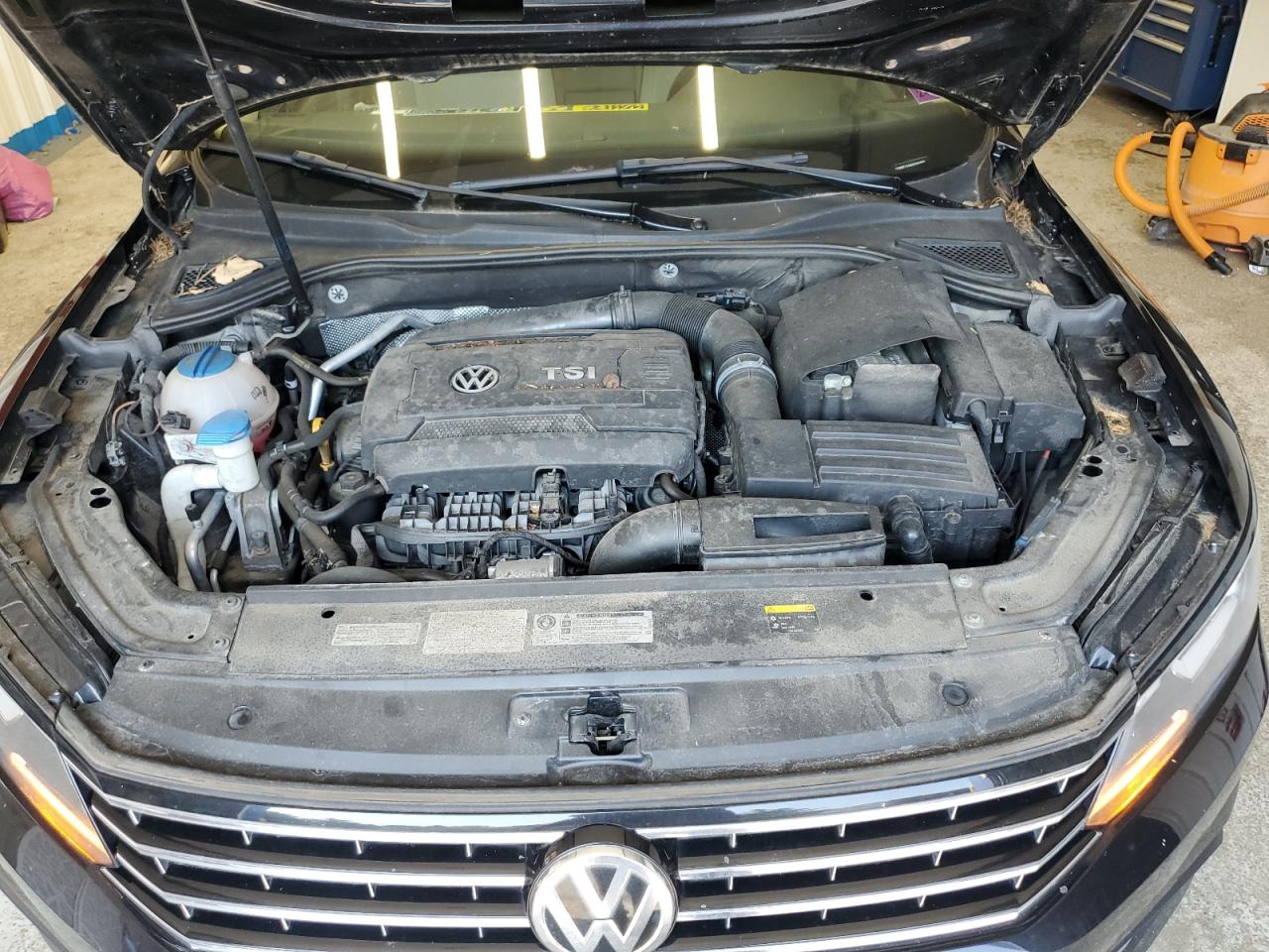 2017 Volkswagen Passat Se VIN: 1VWBT7A3XHC063955 Lot: 64001805