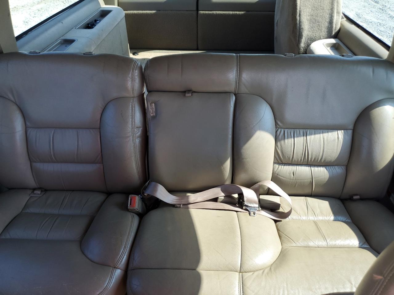 1997 GMC Suburban K1500 VIN: 1GKFK16R0VJ754358 Lot: 63866125