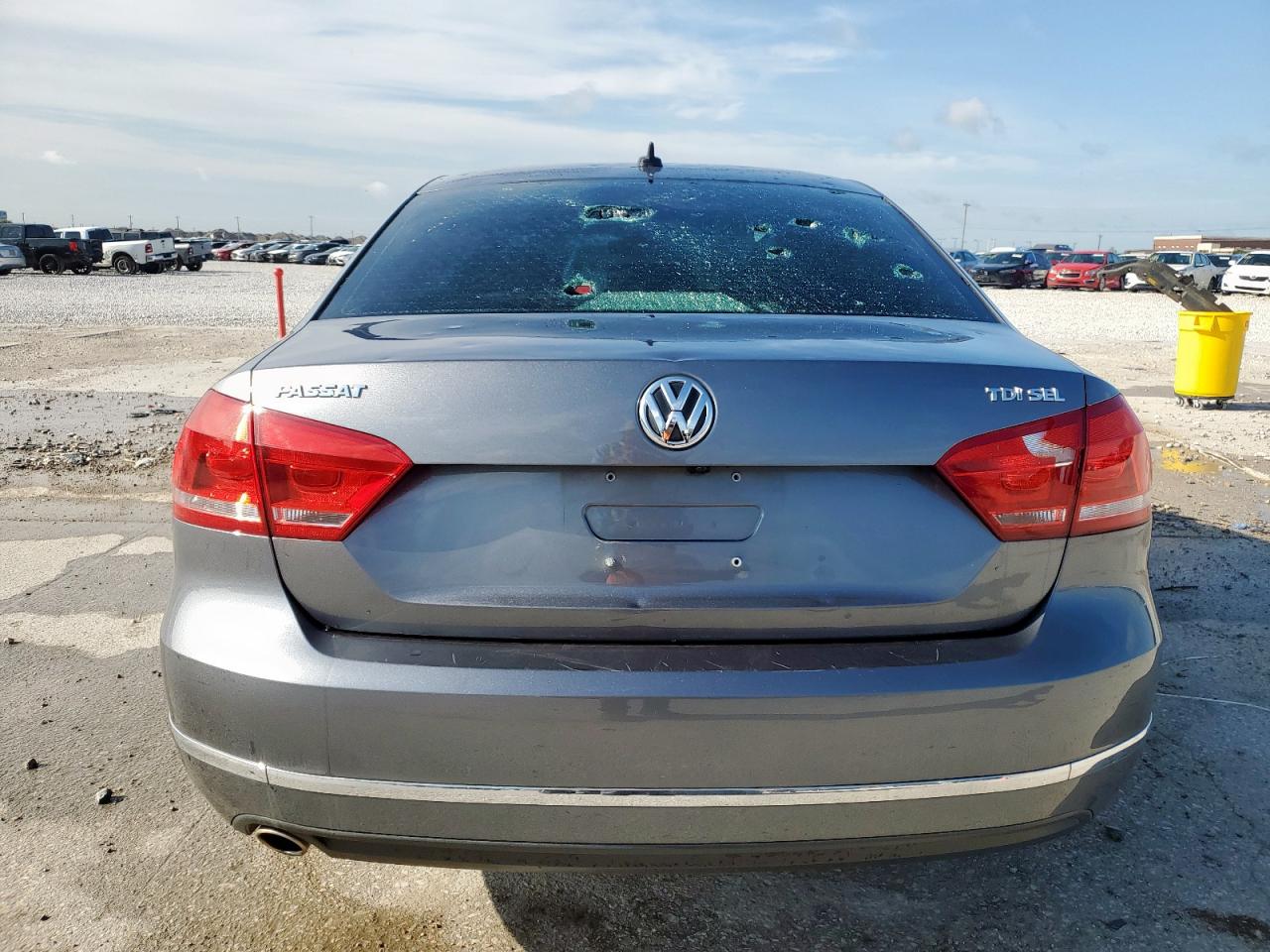 2015 Volkswagen Passat Sel VIN: 1VWCV7A37FC067702 Lot: 64082145