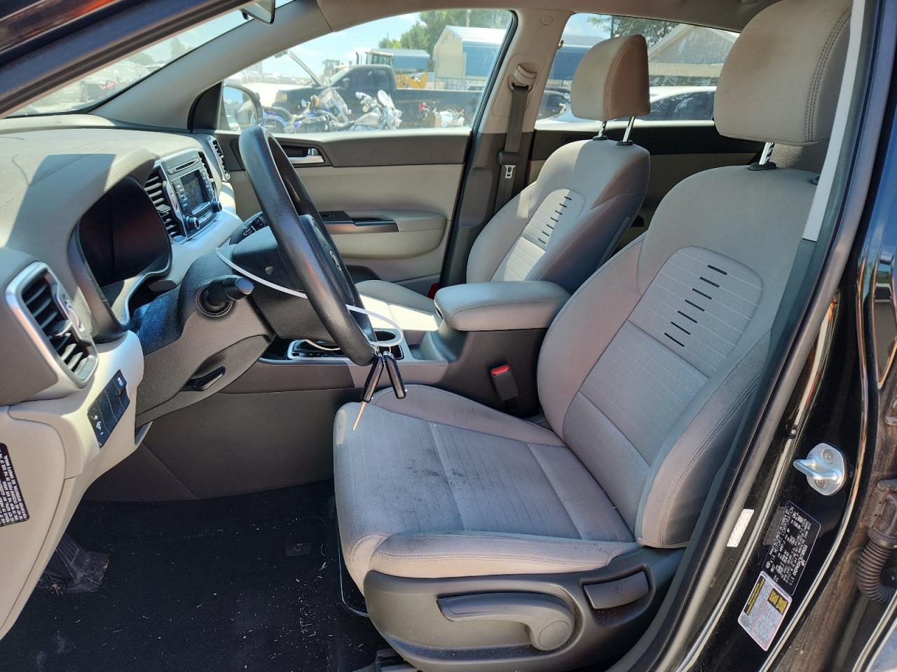 kndpm3ac9j7389016 KNDPM3AC9J7389016 2018 Kia Sportage Lx