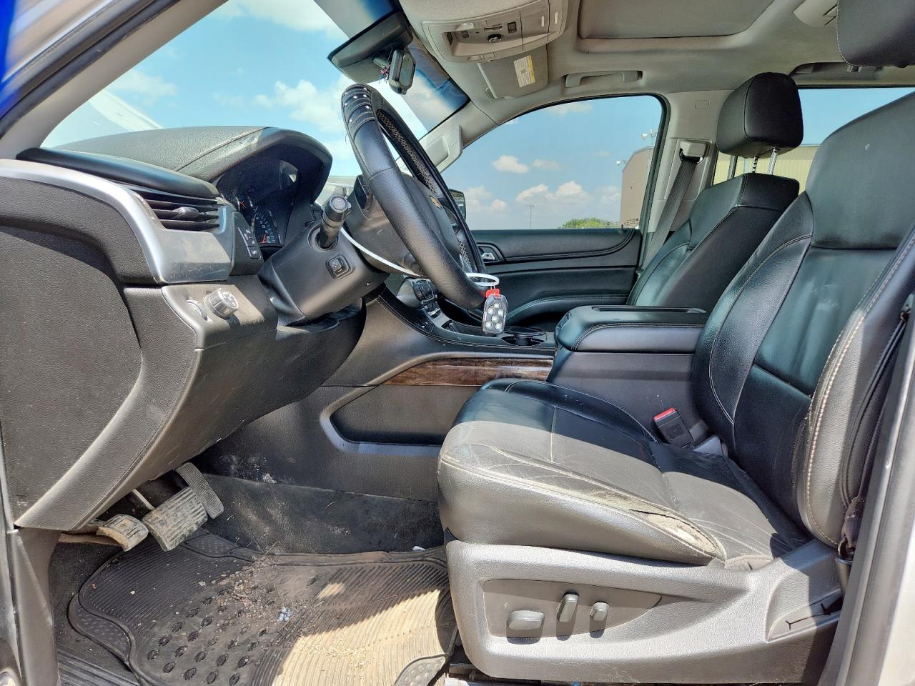 2018 Chevrolet Suburban C1500 Lt VIN: 1GNSCHKC3JR242923 Lot: 64665445