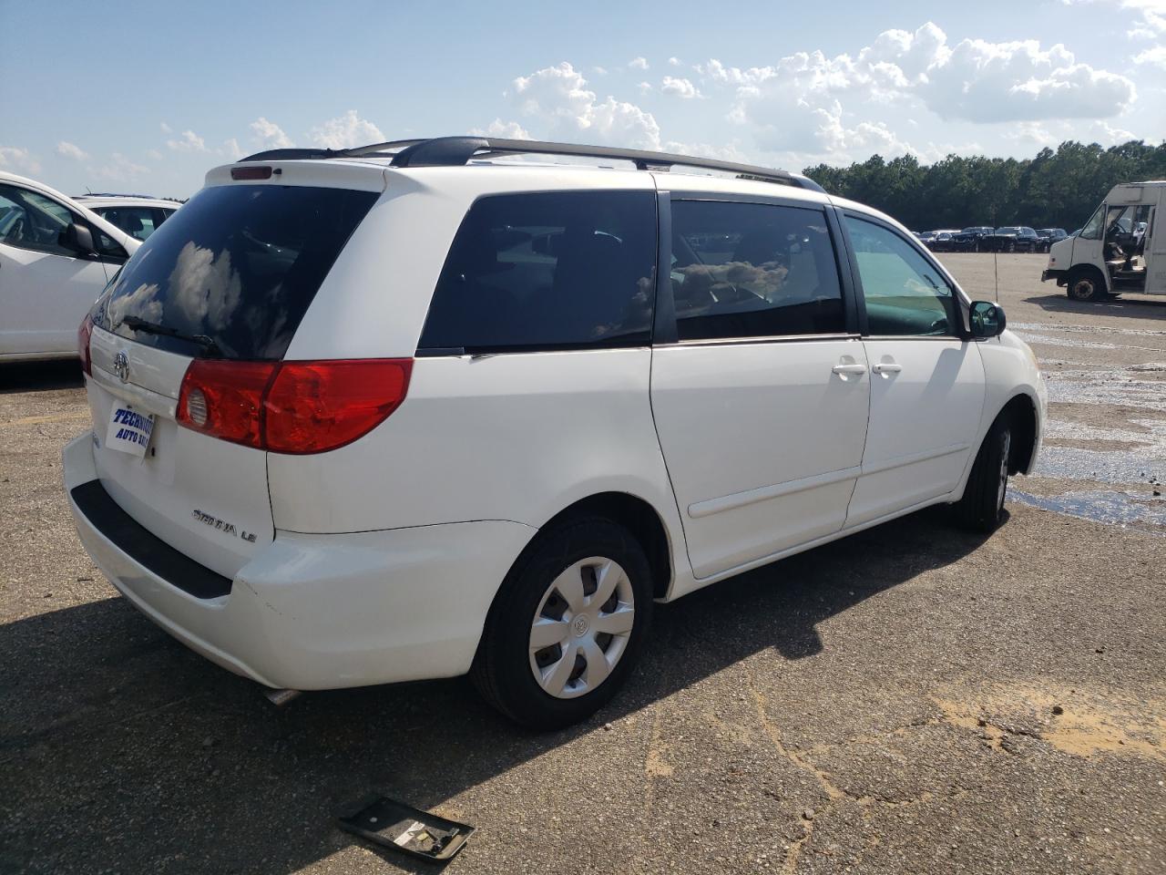 2010 Toyota Sienna Ce VIN: 5TDKK4CC2AS338093 Lot: 66872515