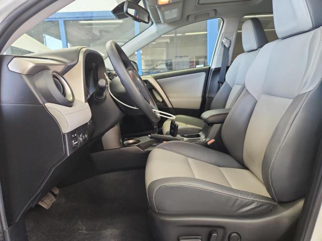 Parquets TOYOTA RAV4 2015 White