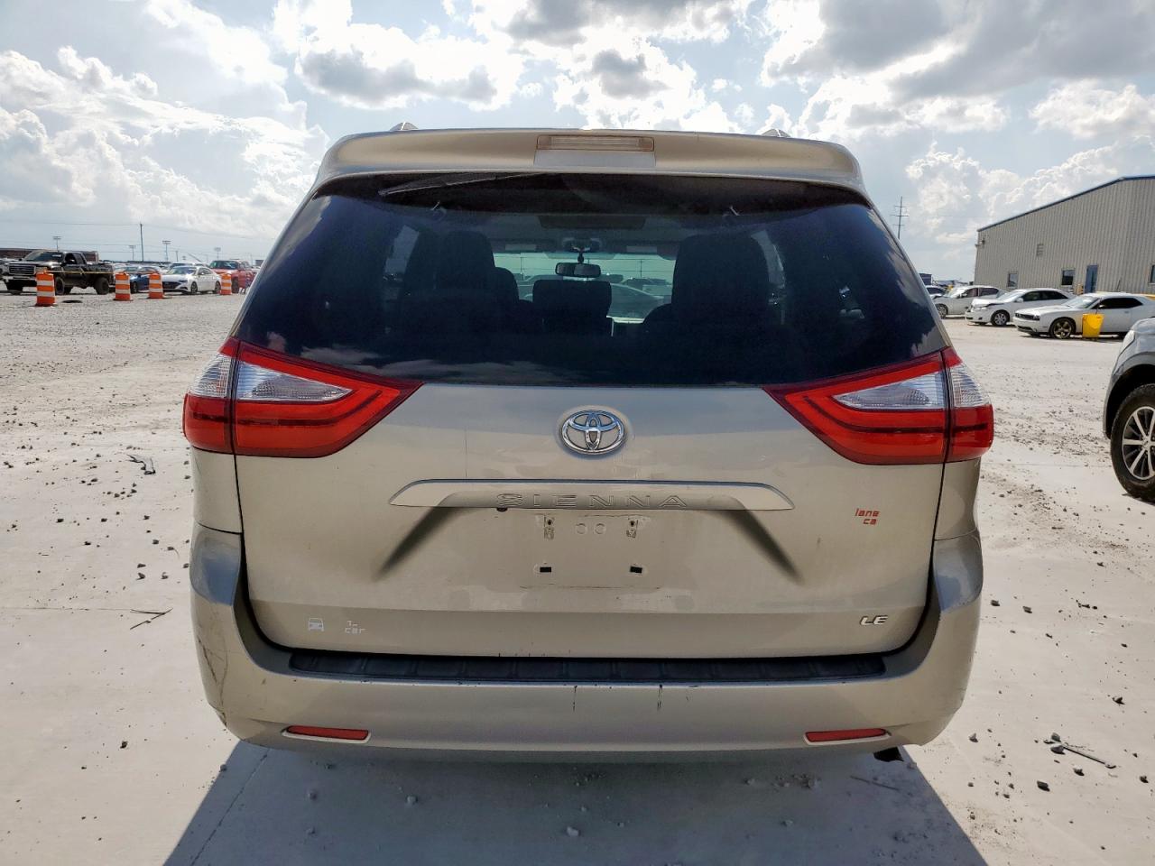 2015 Toyota Sienna Le VIN: 5TDKK3DC4FS552390 Lot: 64284755