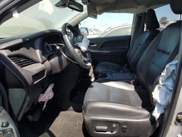  TOYOTA SIENNA 2019 Srebrny