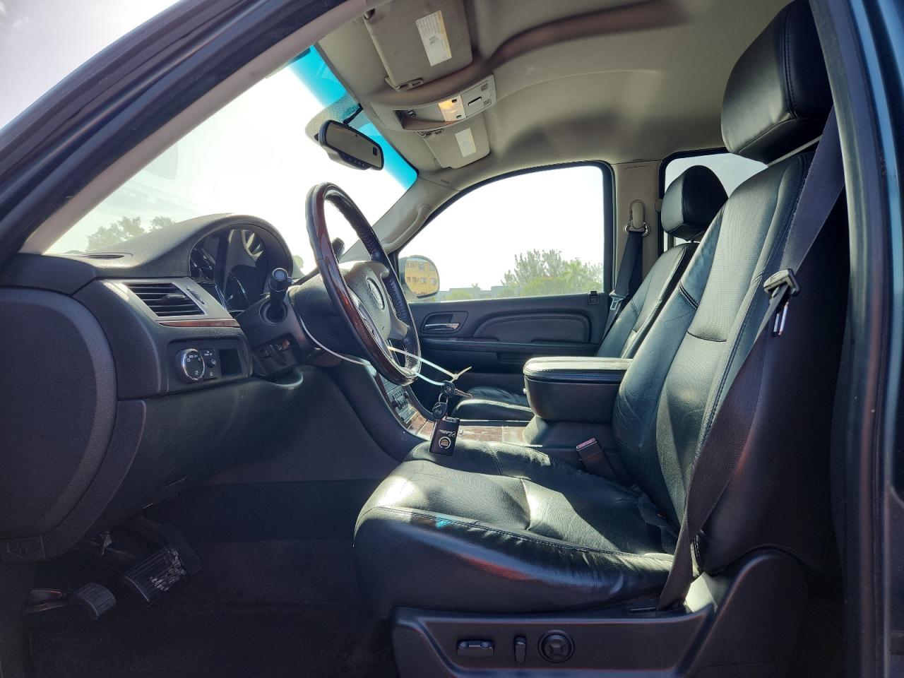 2008 Cadillac Escalade Luxury VIN: 1GYFK63828R235137 Lot: 64645155
