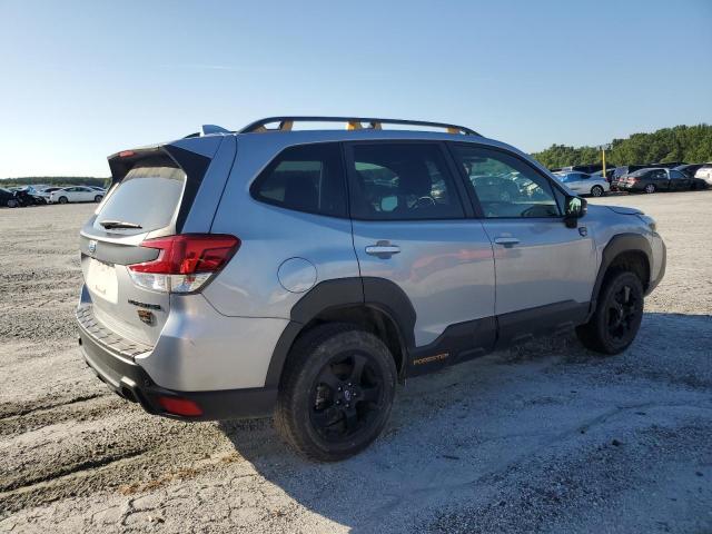  SUBARU FORESTER 2022 Серебристый