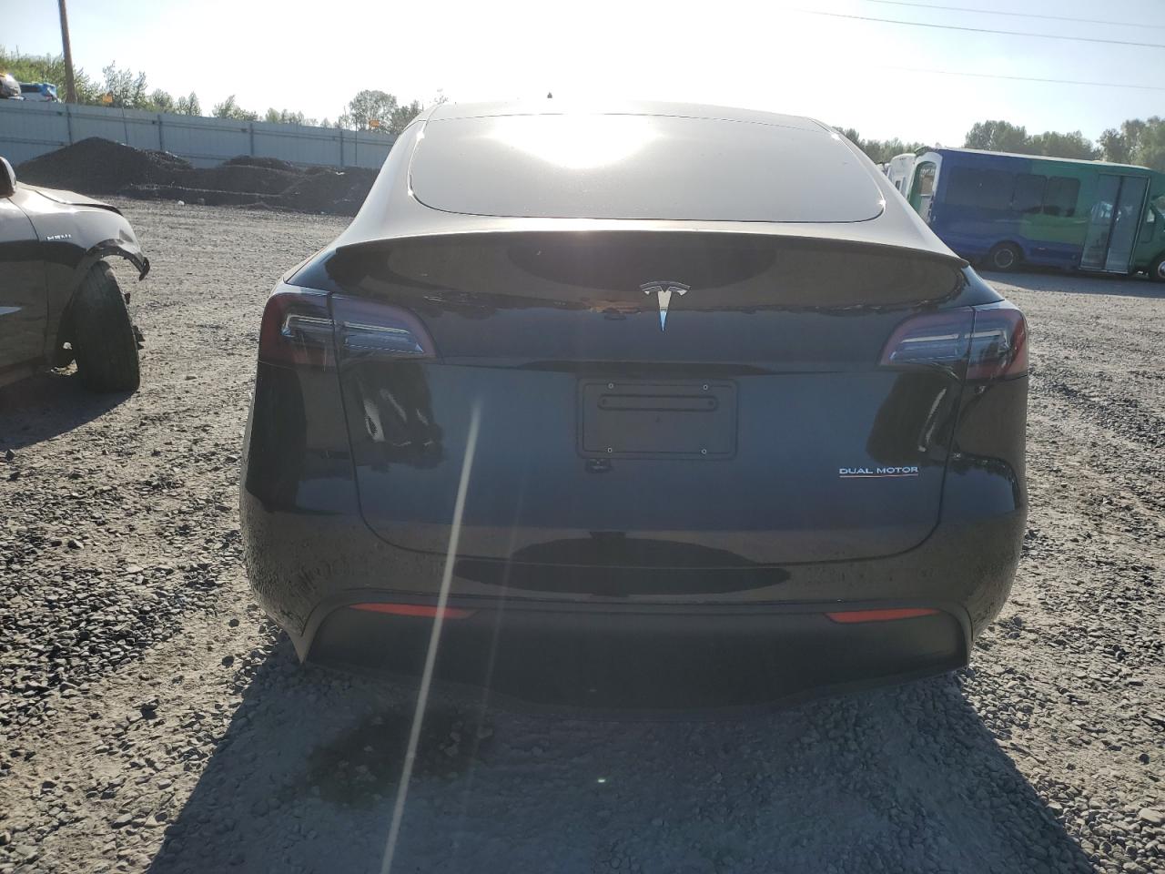 2024 Tesla Model Y VIN: 7SAYGDEF3RF128138 Lot: 64607075