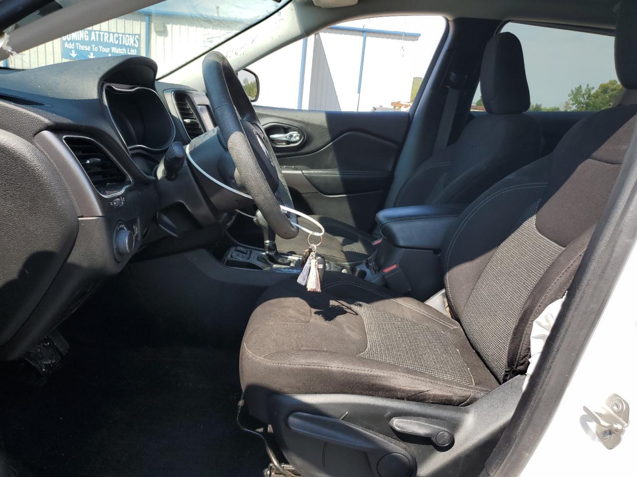 2020 Jeep Cherokee Latitude VIN: 1C4PJLCBXLD580851 Lot: 66956705