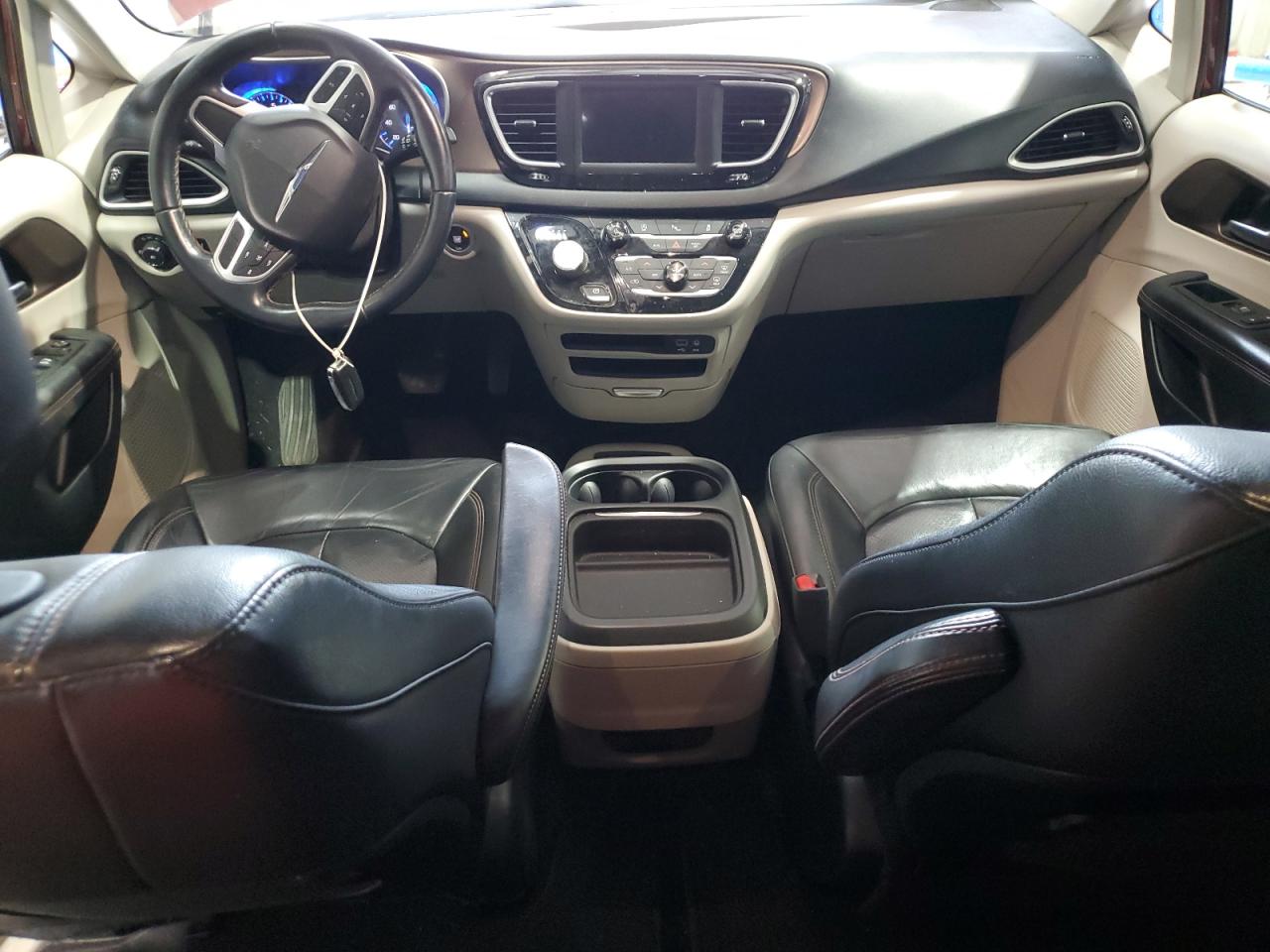 2018 Chrysler Pacifica Touring L VIN: 2C4RC1BG6JR211628 Lot: 64097535