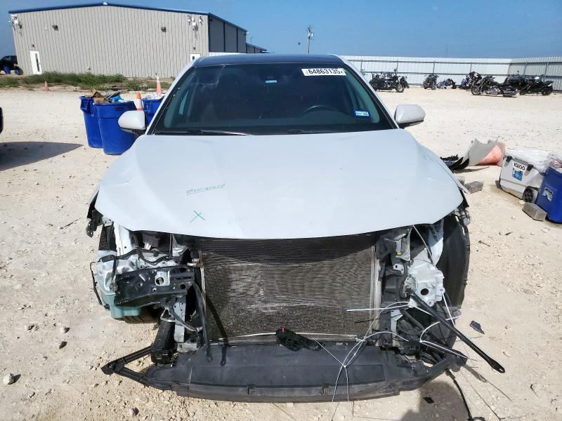  TOYOTA CAMRY 2019 White