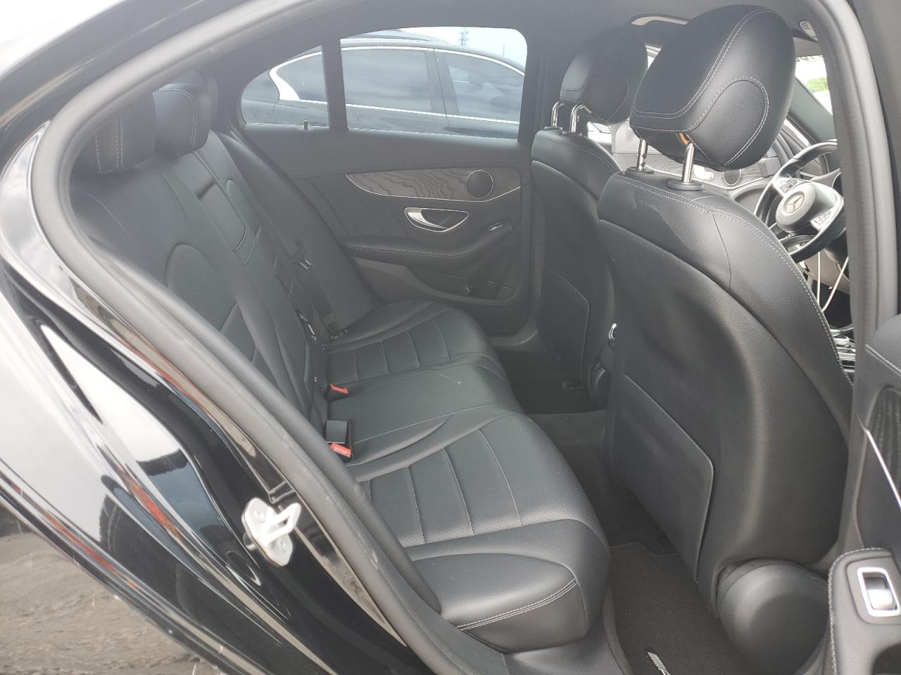 2016 Mercedes-Benz C 300 4Matic VIN: 55SWF4KB1GU137540 Lot: 64933435
