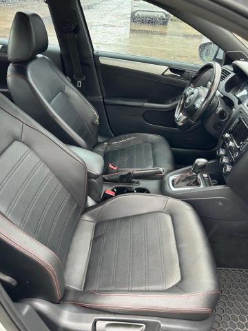 Sedans VOLKSWAGEN JETTA 2013 Srebrny