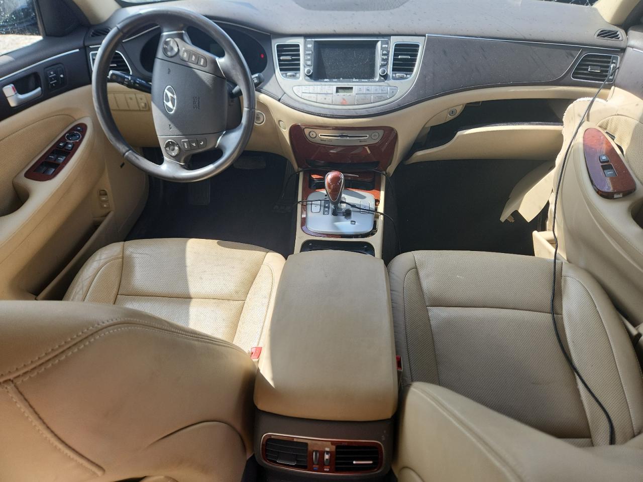 2012 Hyundai Genesis 3.8L VIN: KMHGC4DD2CU186305 Lot: 65780165