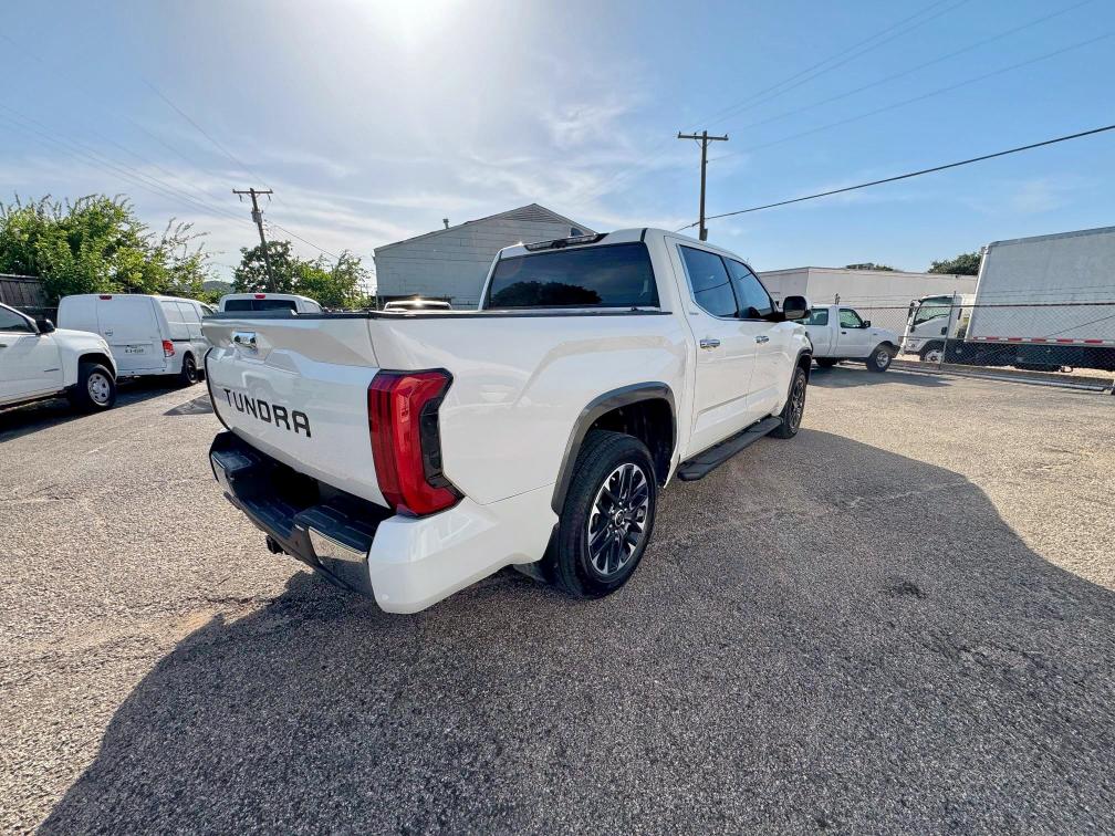  TOYOTA TUNDRA 2024 Biały