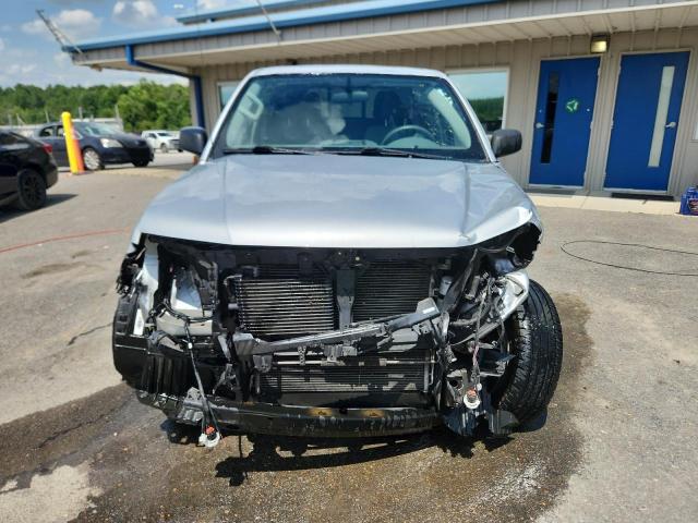  NISSAN FRONTIER 2019 Srebrny