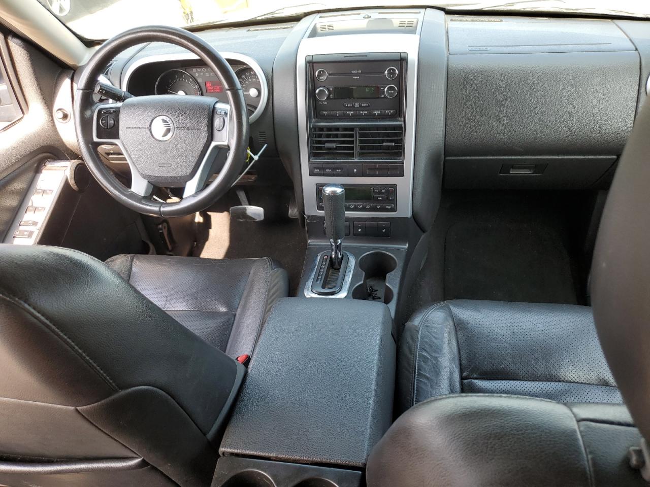 2008 Mercury Mountaineer Luxury VIN: 4M2EU37E88UJ01167 Lot: 63921145
