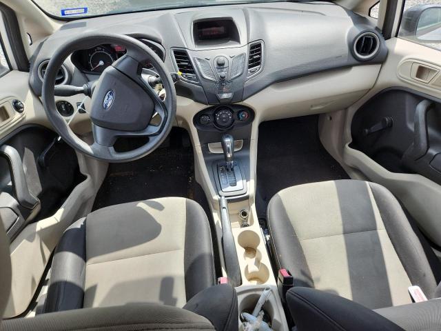 Sedans FORD FIESTA 2013 Srebrny