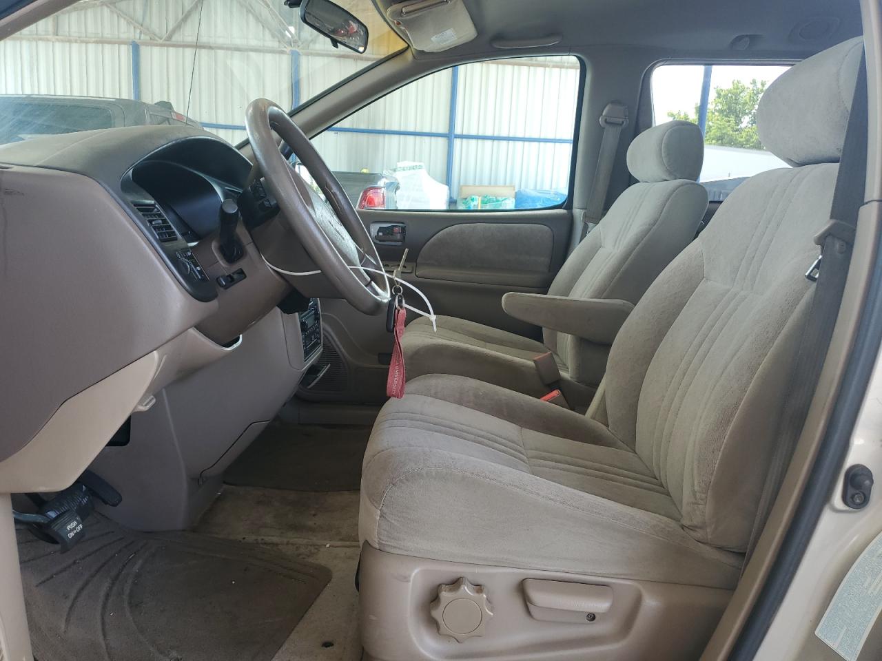 2000 Toyota Sienna Le VIN: 4T3ZF13C9YU202523 Lot: 65237415