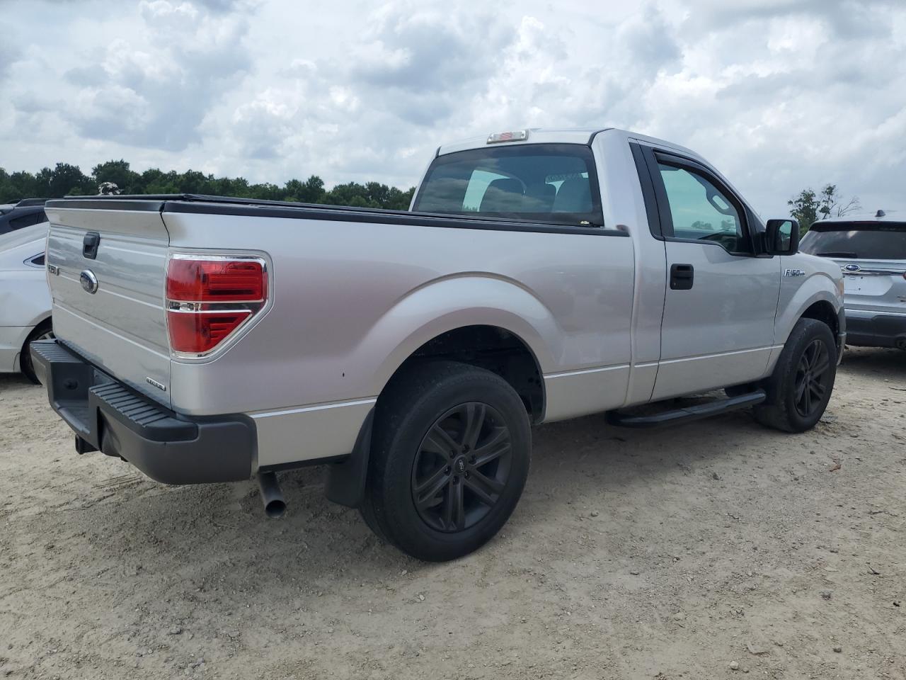 2011 Ford F150 VIN: 1FTMF1CMXBFA85868 Lot: 65291875