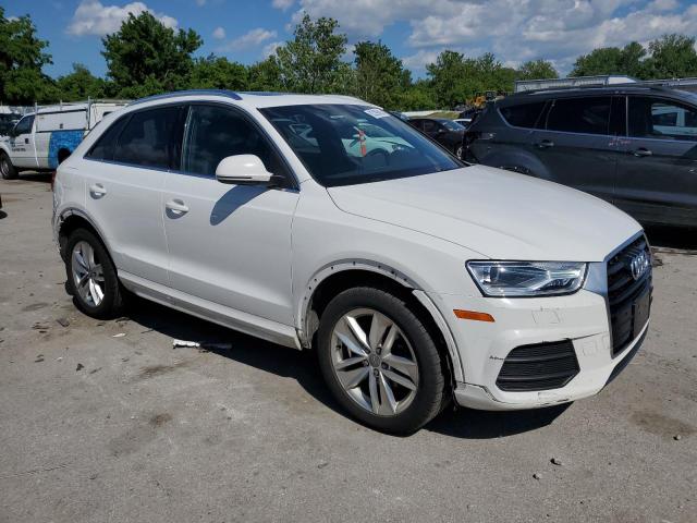 Паркетники AUDI Q3 2016 Белы